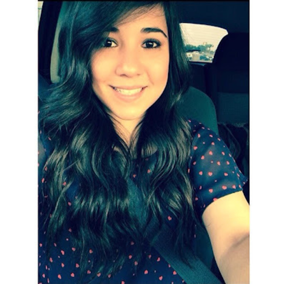 Meet your Posher, Abril